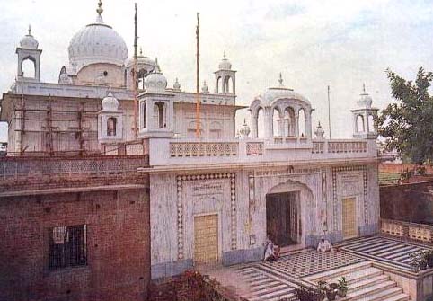 Khadur Sahib close to Goindwal, is the sacred village where the second Guru Angad propagated the message of God, for many years.